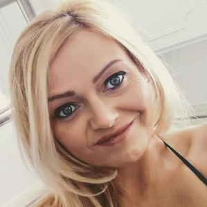 Meet your Posher, Laurie